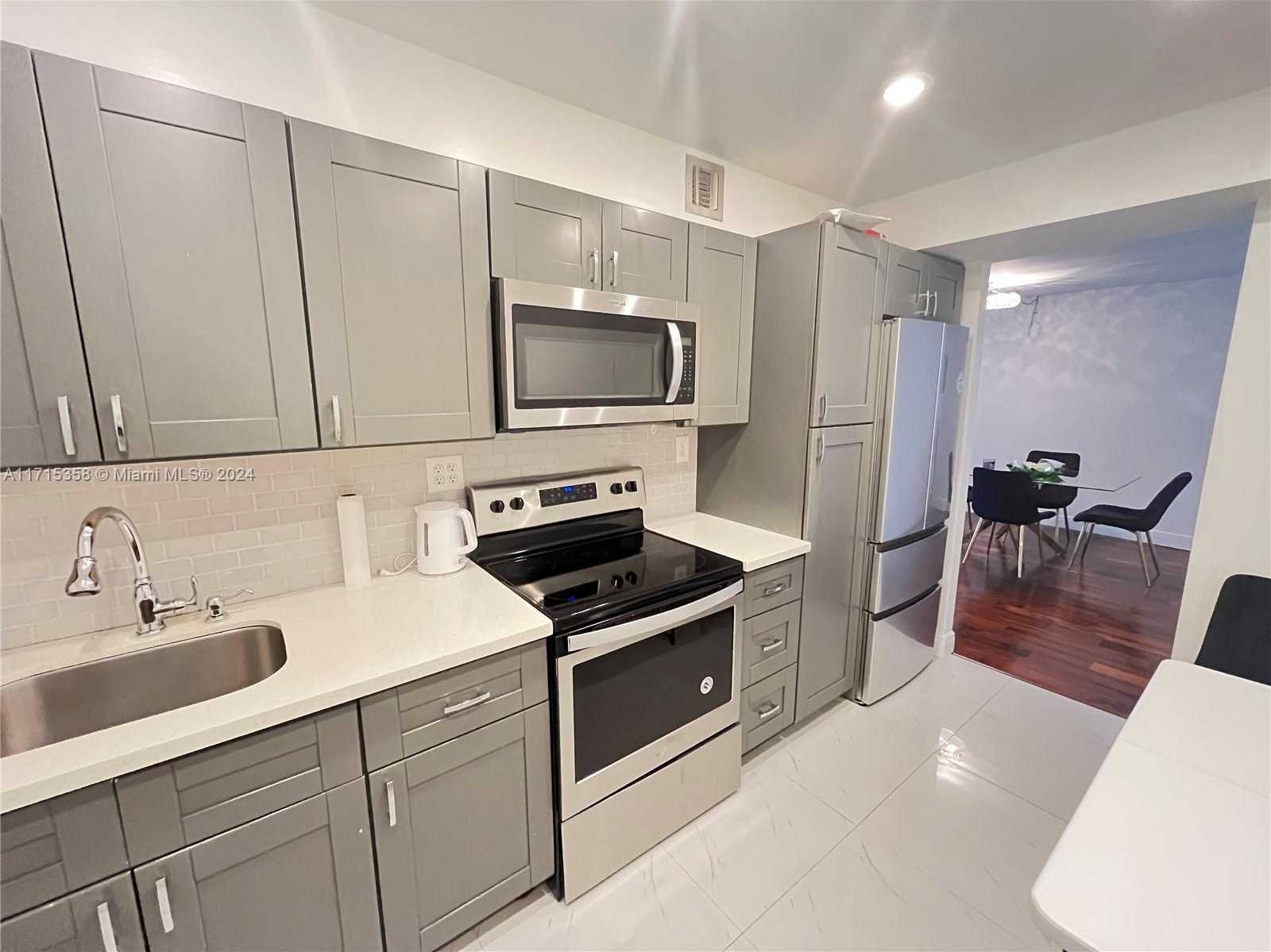 Small Image of 1849 SOUTH OCEAN DR #409, Hallandale Beach Number 4