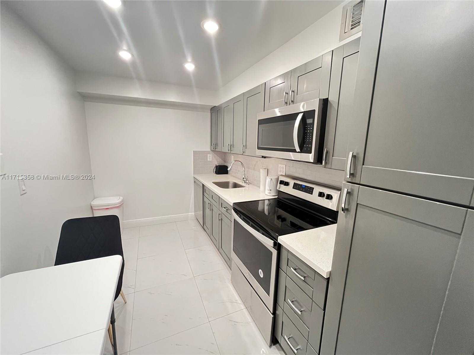 Small Image of 1849 SOUTH OCEAN DR #409, Hallandale Beach Number 5