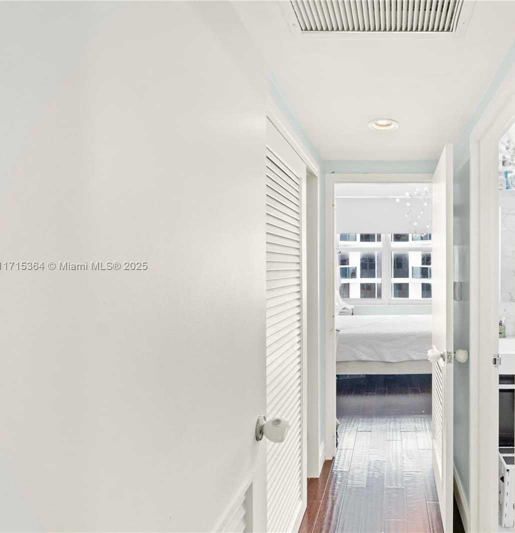Small Image of 4747 COLLINS AVE #809, Miami Beach Number 12