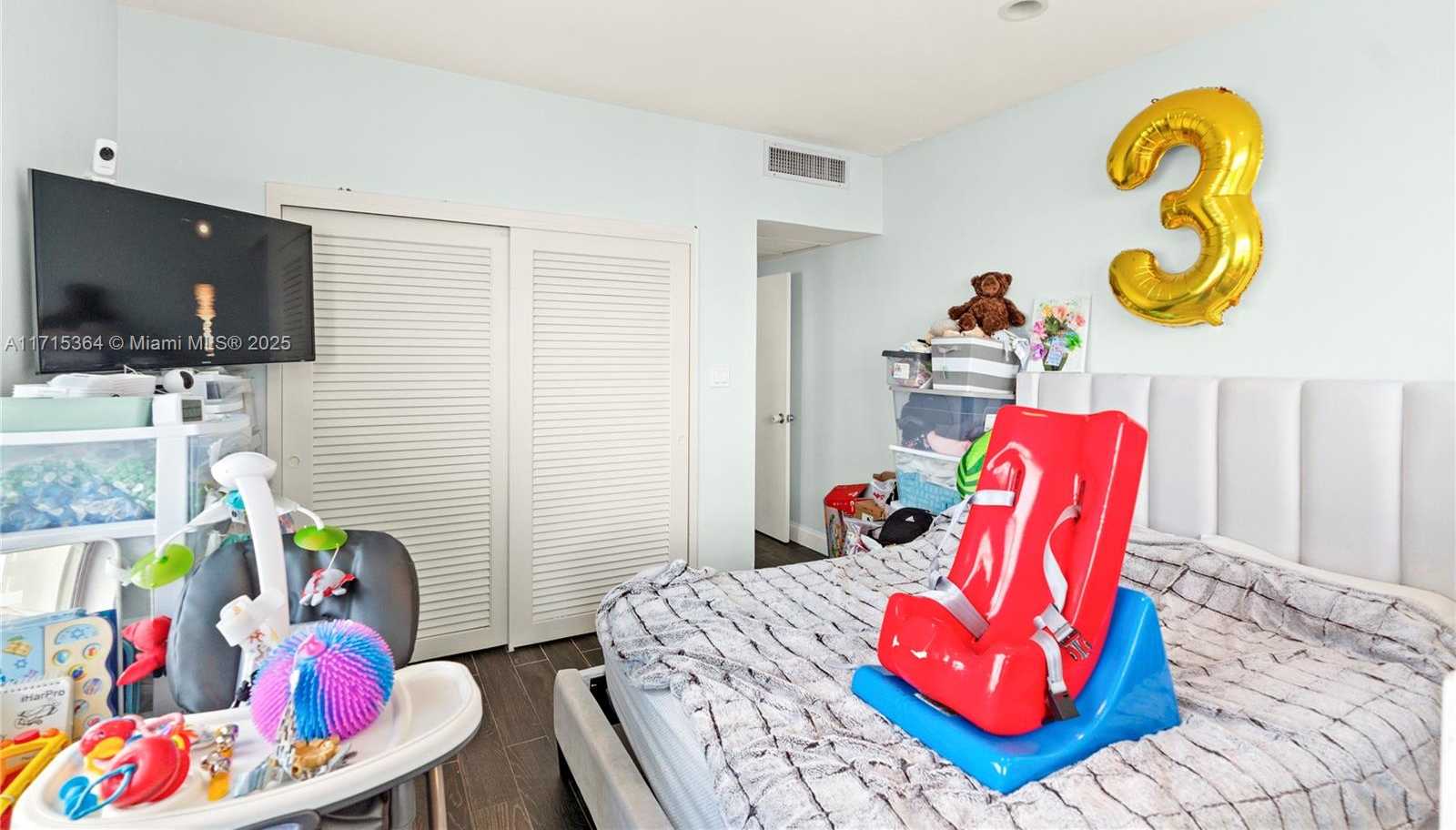 Small Image of 4747 COLLINS AVE #809, Miami Beach Number 21