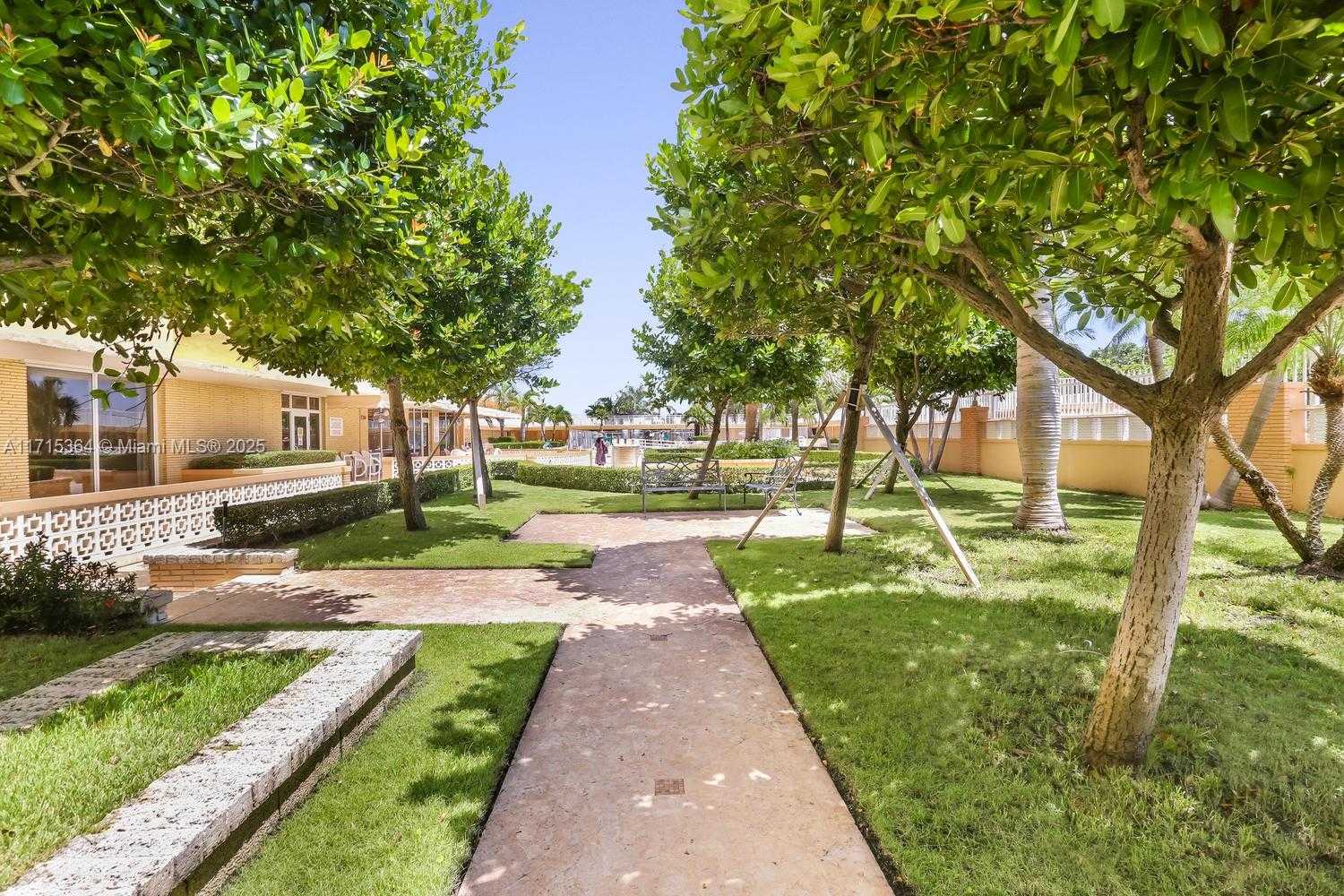 Small Image of 4747 COLLINS AVE #809, Miami Beach Number 43