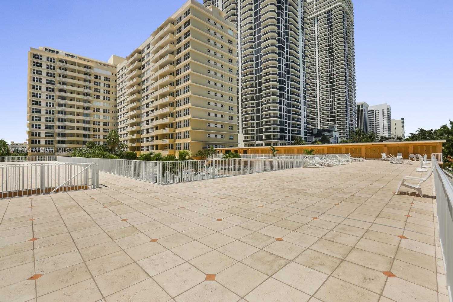 Small Image of 4747 COLLINS AVE #809, Miami Beach Number 45