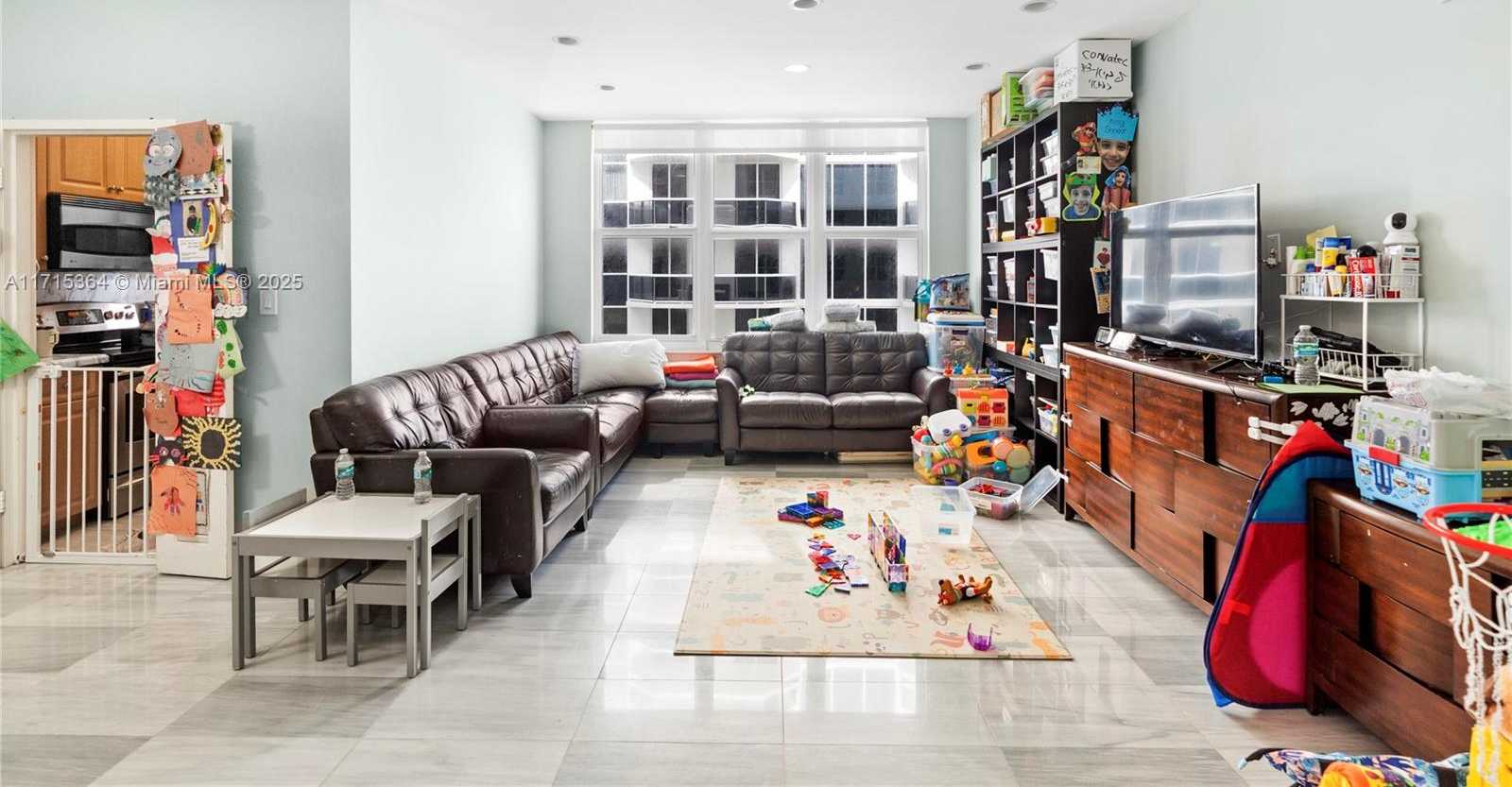 Small Image of 4747 COLLINS AVE #809, Miami Beach Number 5
