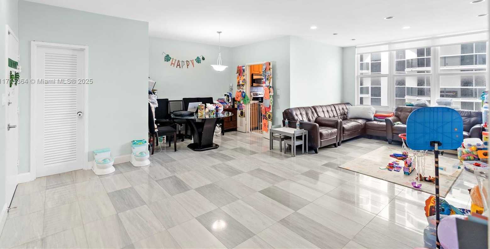 Small Image of 4747 COLLINS AVE #809, Miami Beach Number 6