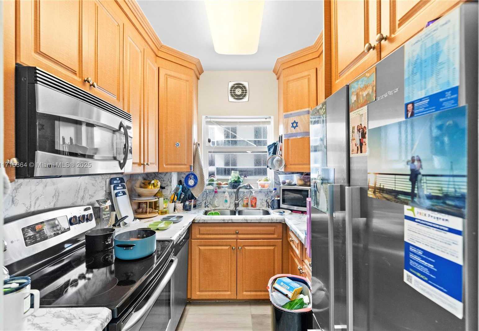 Small Image of 4747 COLLINS AVE #809, Miami Beach Number 9