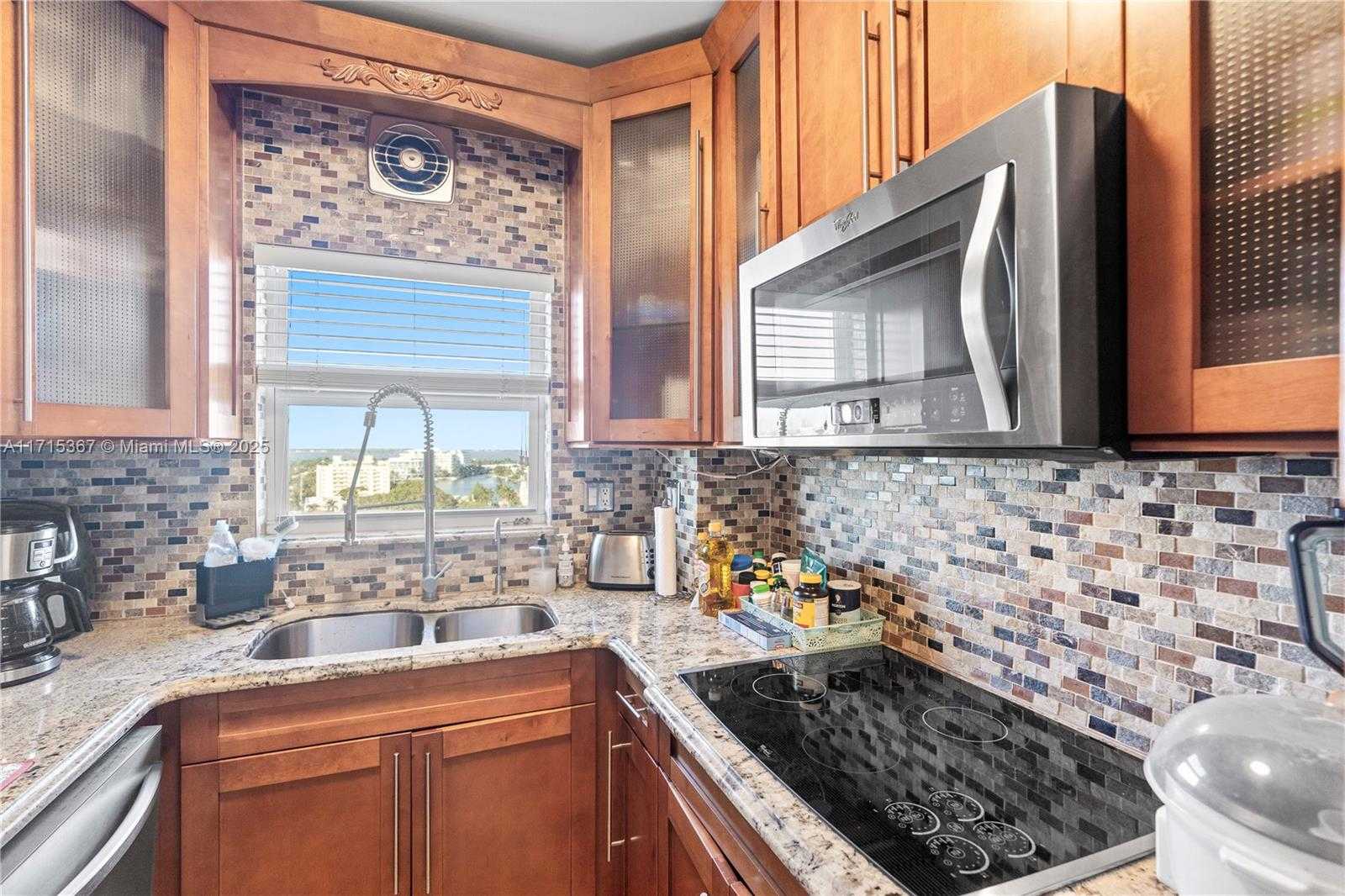 Small Image of 4747 COLLINS AVE #1403, Miami Beach Number 15