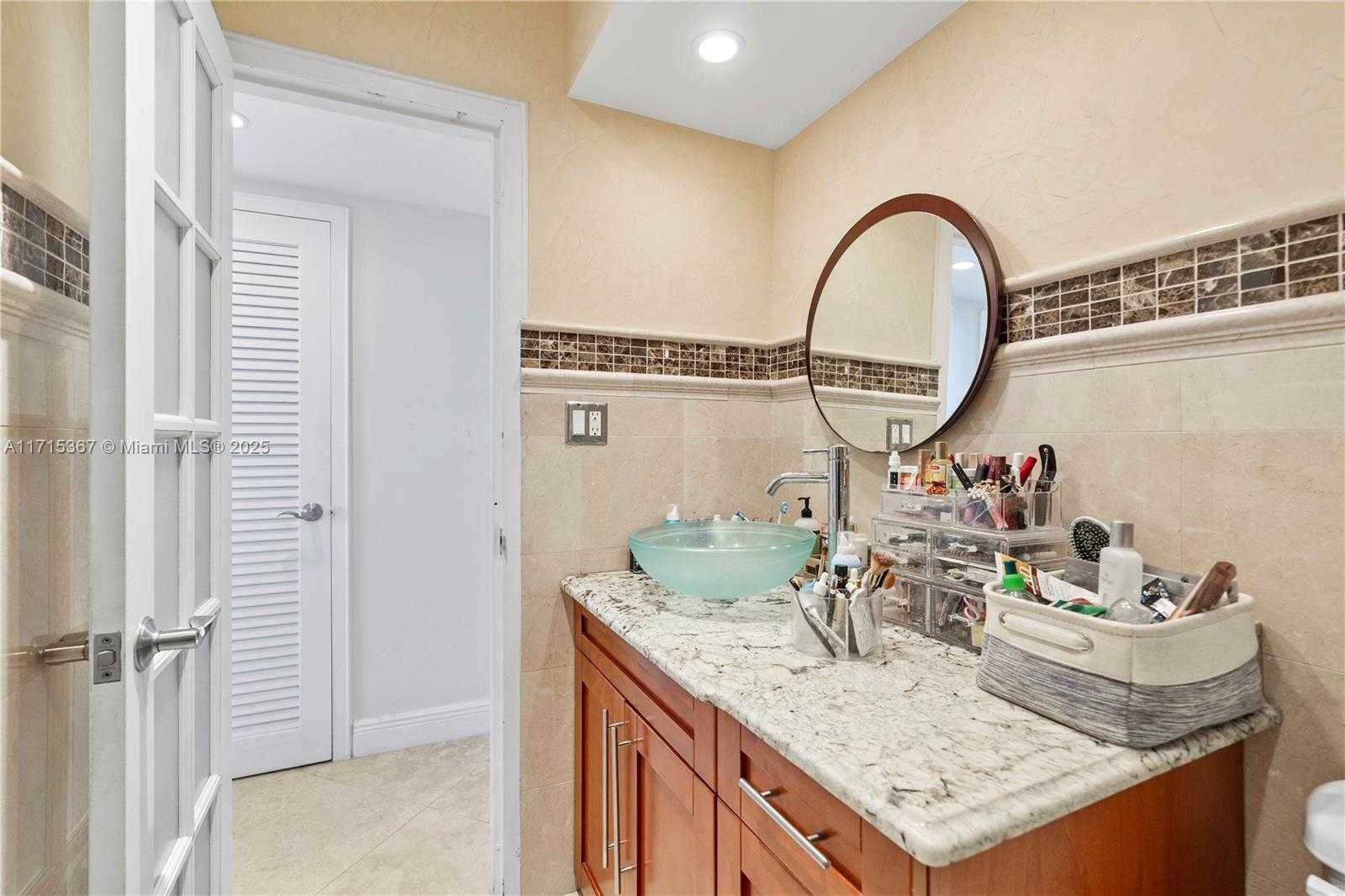 Small Image of 4747 COLLINS AVE #1403, Miami Beach Number 19