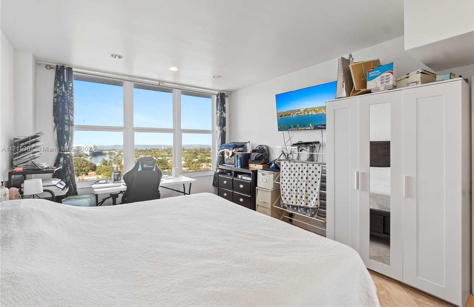 Small Image of 4747 COLLINS AVE #1403, Miami Beach Number 20