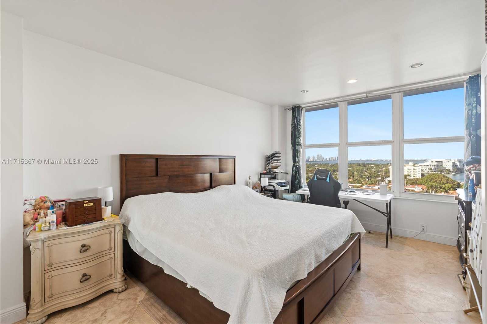 Small Image of 4747 COLLINS AVE #1403, Miami Beach Number 21