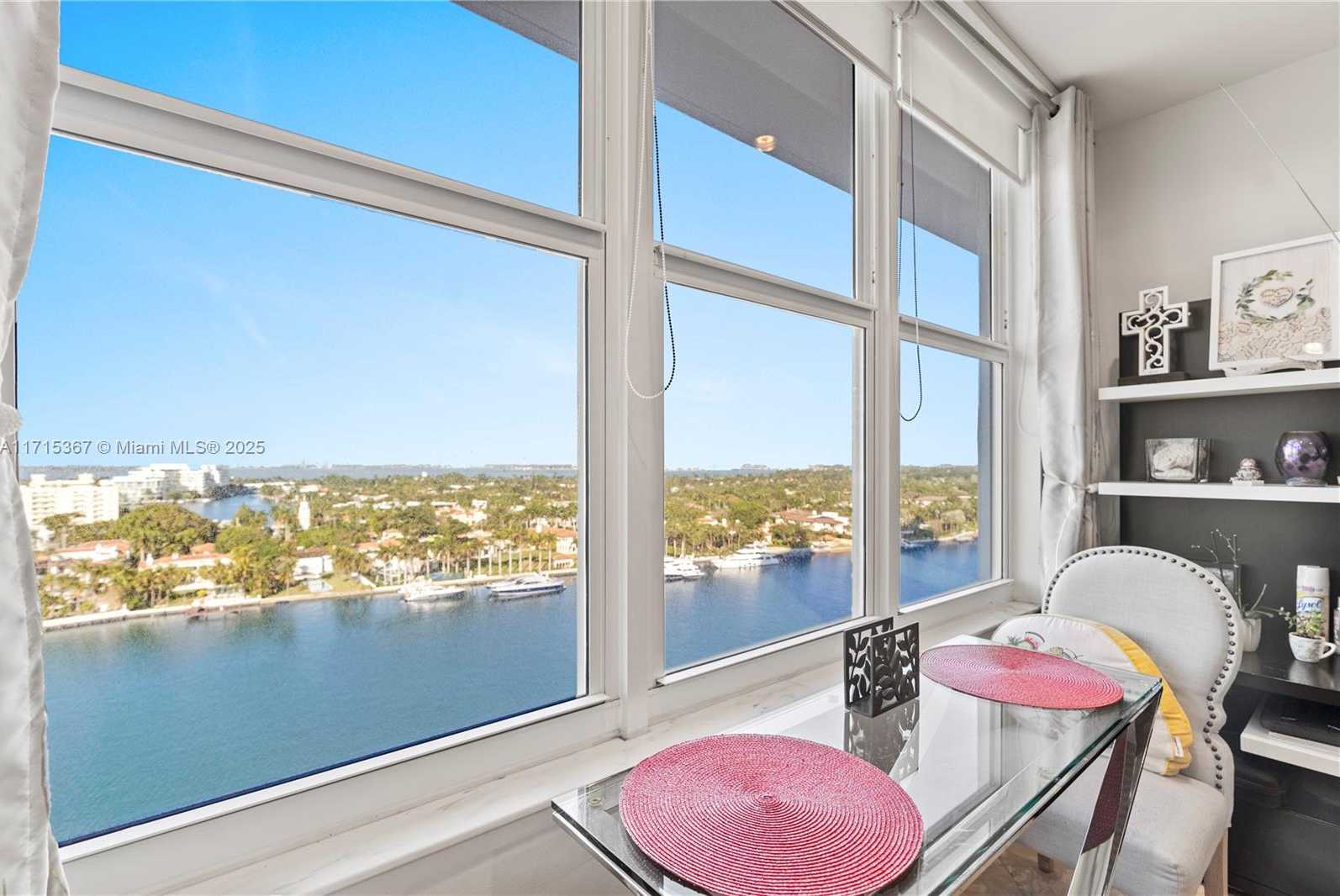 Small Image of 4747 COLLINS AVE #1403, Miami Beach Number 3