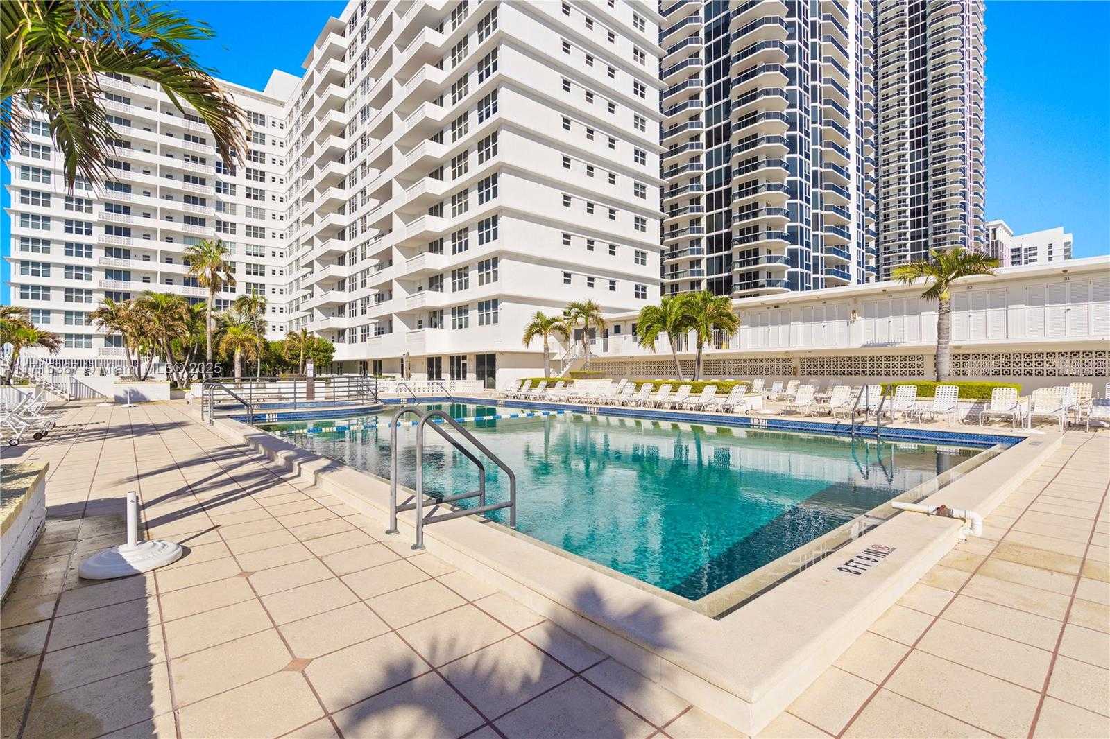 Small Image of 4747 COLLINS AVE #1403, Miami Beach Number 30