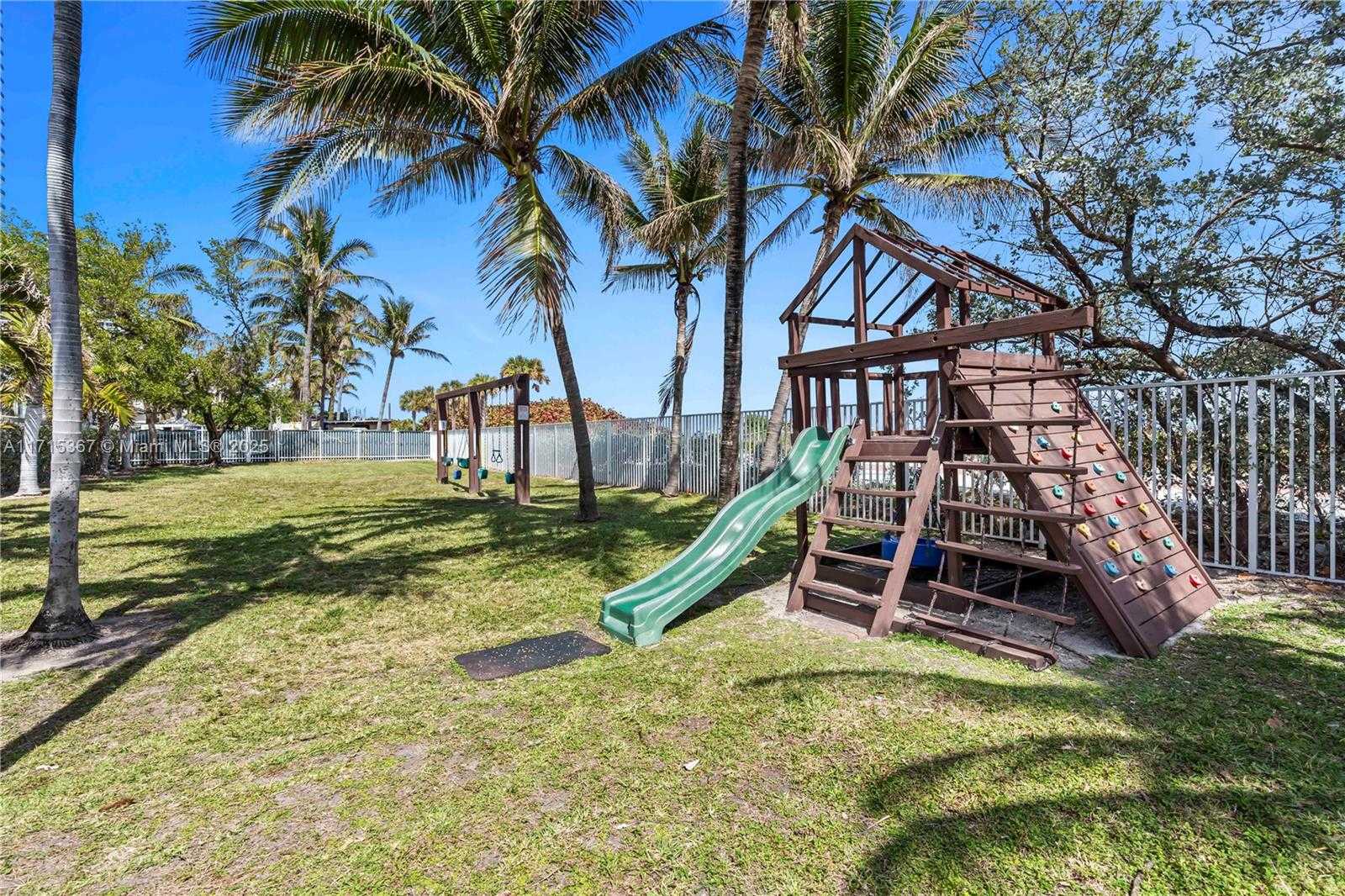 Small Image of 4747 COLLINS AVE #1403, Miami Beach Number 48