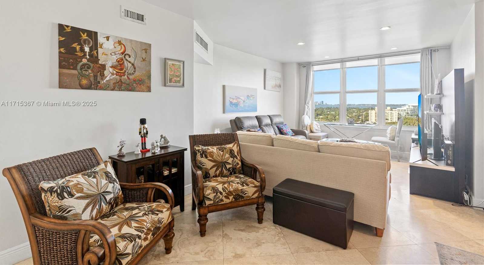 Small Image of 4747 COLLINS AVE #1403, Miami Beach Number 6