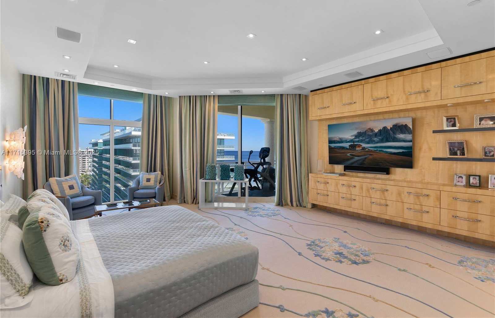 Small Image of 430 GRAND BAY DRIVE #PH-1AN, Key Biscayne Number 28