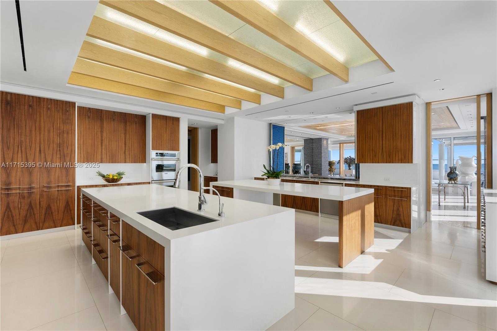 Small Image of 430 GRAND BAY DRIVE #PH-1AN, Key Biscayne Number 7