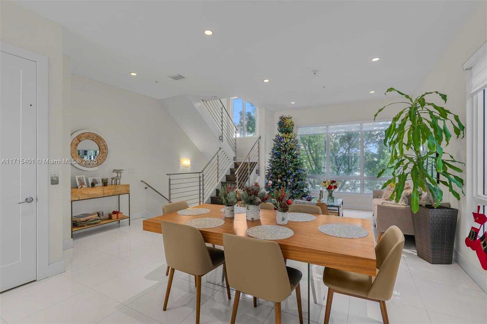 Small Image of 6671 NORTH WEST 105TH PL #6671, Doral Number 12