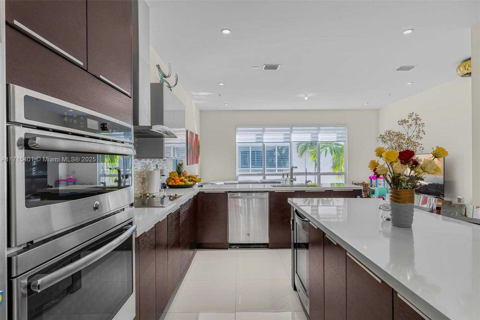 Small Image of 6671 NORTH WEST 105TH PL #6671, Doral Number 15