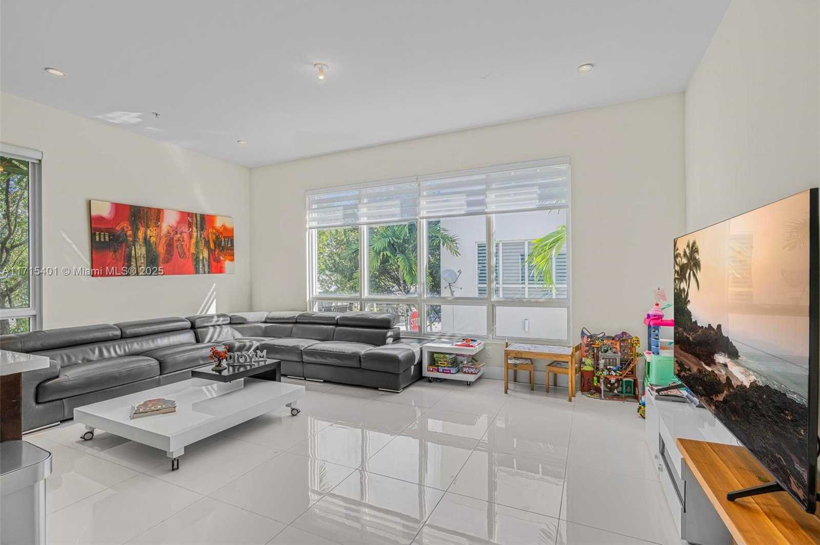 Small Image of 6671 NORTH WEST 105TH PL #6671, Doral Number 17