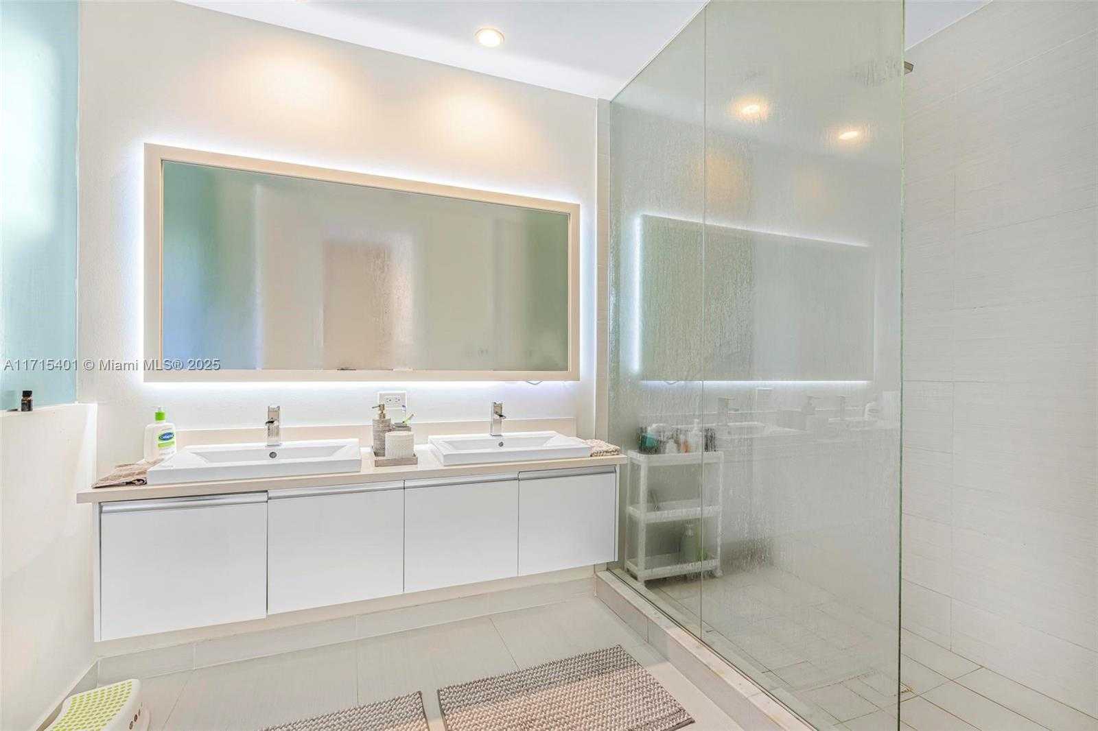 Small Image of 6671 NORTH WEST 105TH PL #6671, Doral Number 22