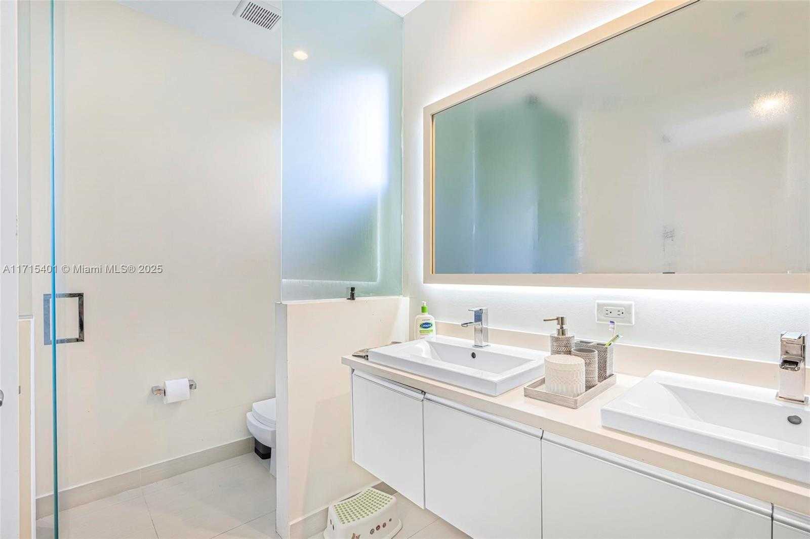 Small Image of 6671 NORTH WEST 105TH PL #6671, Doral Number 23