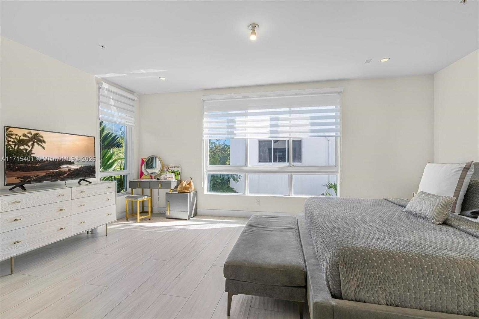 Small Image of 6671 NORTH WEST 105TH PL #6671, Doral Number 26