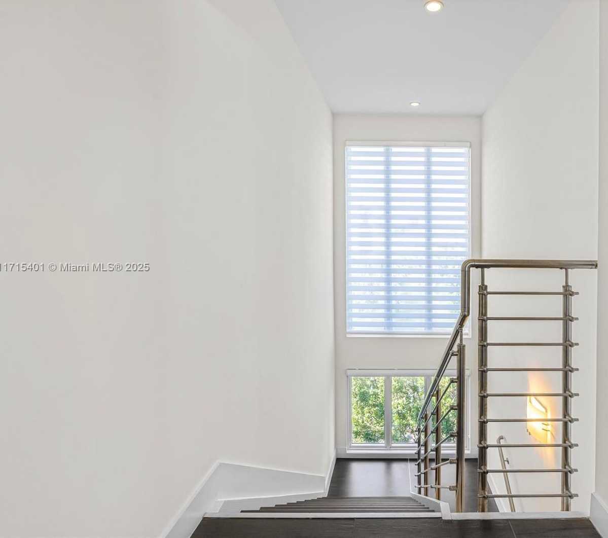 Small Image of 6671 NORTH WEST 105TH PL #6671, Doral Number 28