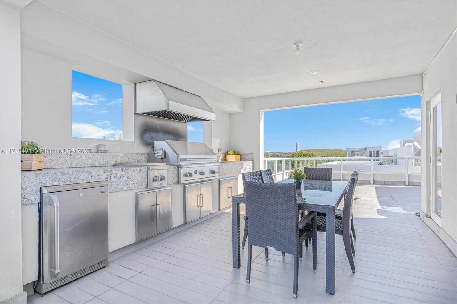 Small Image of 6671 NORTH WEST 105TH PL #6671, Doral Number 32