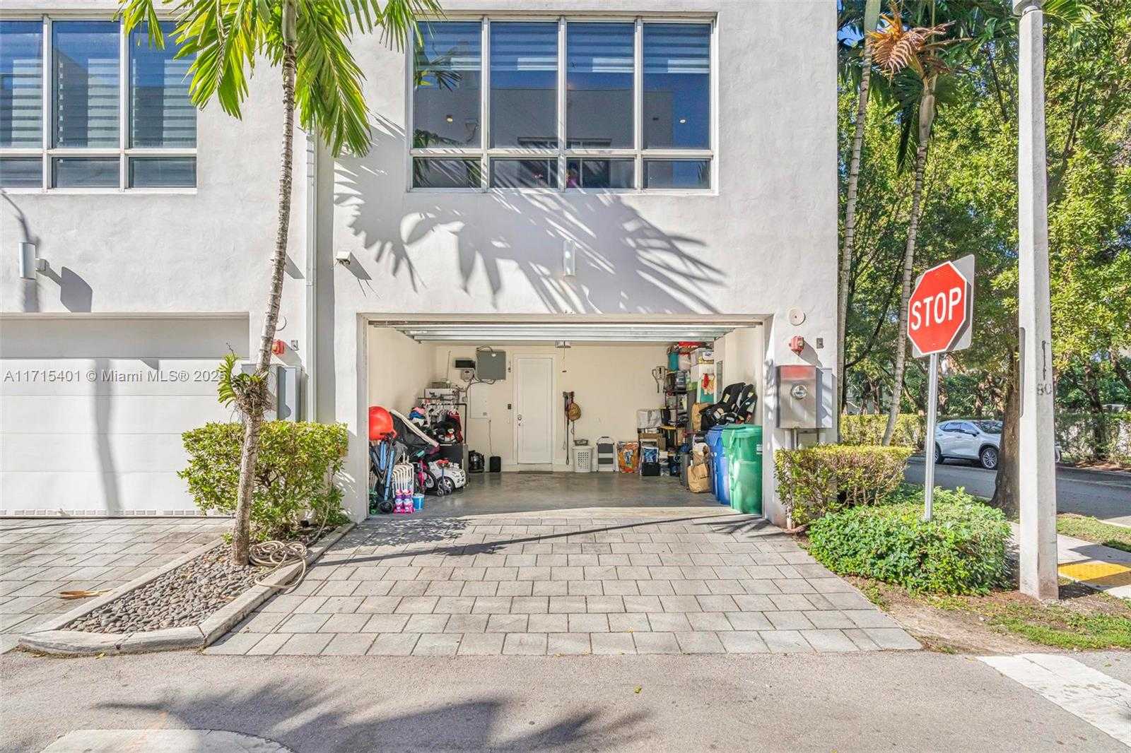 Small Image of 6671 NORTH WEST 105TH PL #6671, Doral Number 37