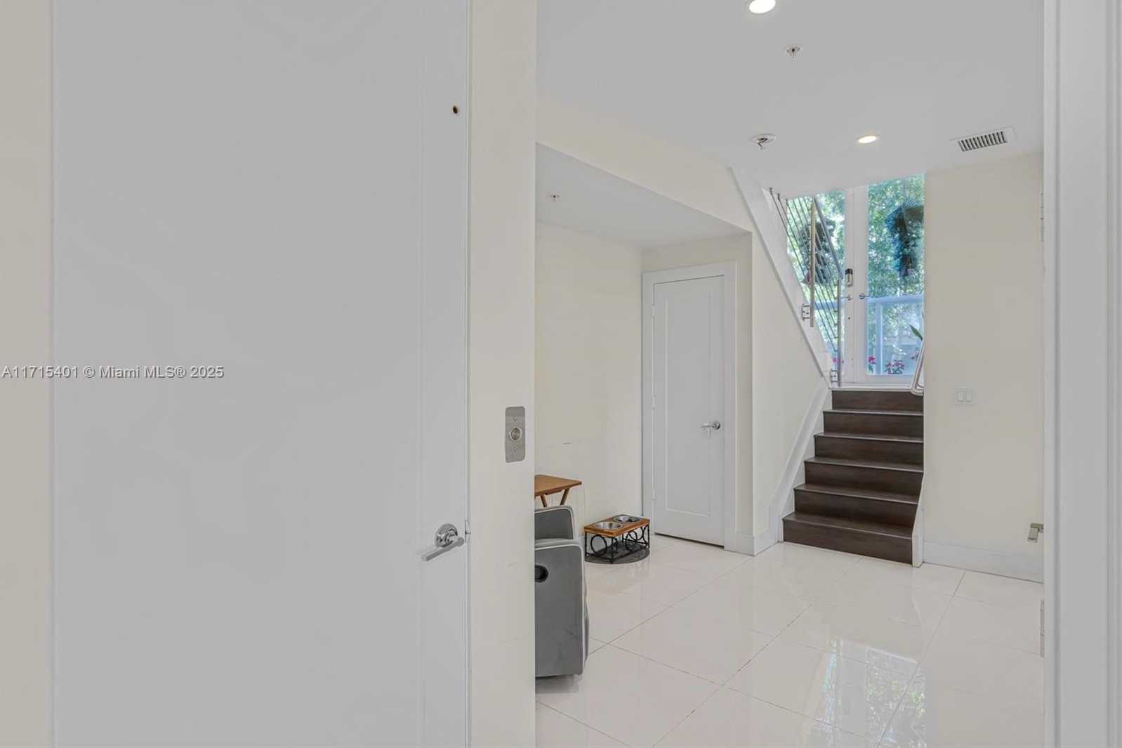 Small Image of 6671 NORTH WEST 105TH PL #6671, Doral Number 41