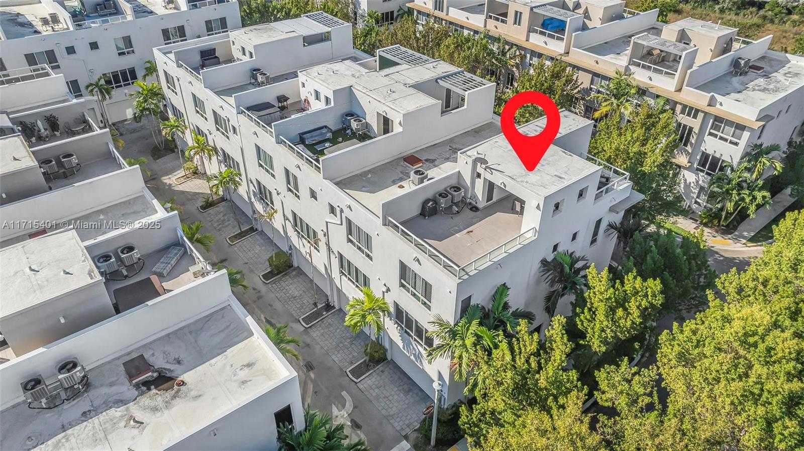 Small Image of 6671 NORTH WEST 105TH PL #6671, Doral Number 48