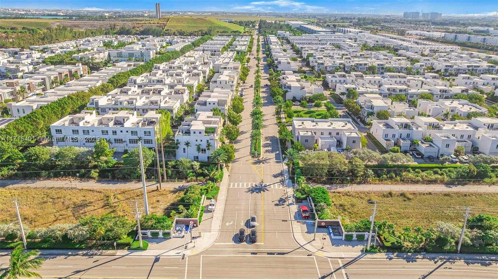 Small Image of 6671 NORTH WEST 105TH PL #6671, Doral Number 49