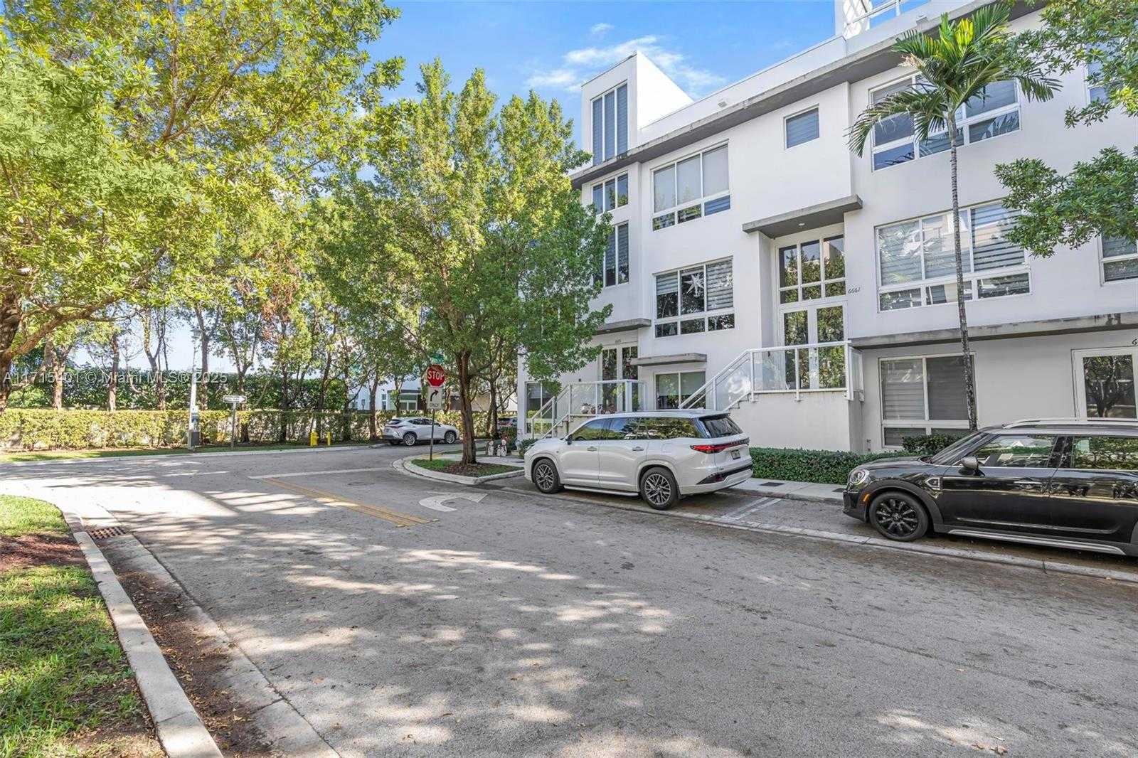 Small Image of 6671 NORTH WEST 105TH PL #6671, Doral Number 5
