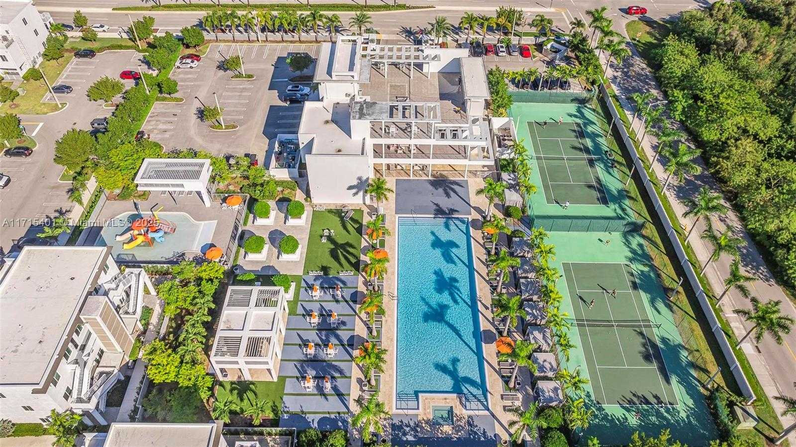 Small Image of 6671 NORTH WEST 105TH PL #6671, Doral Number 51