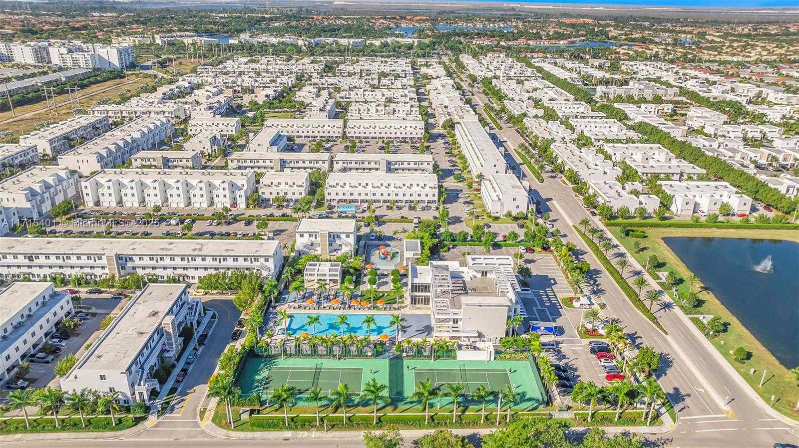 Small Image of 6671 NORTH WEST 105TH PL #6671, Doral Number 53