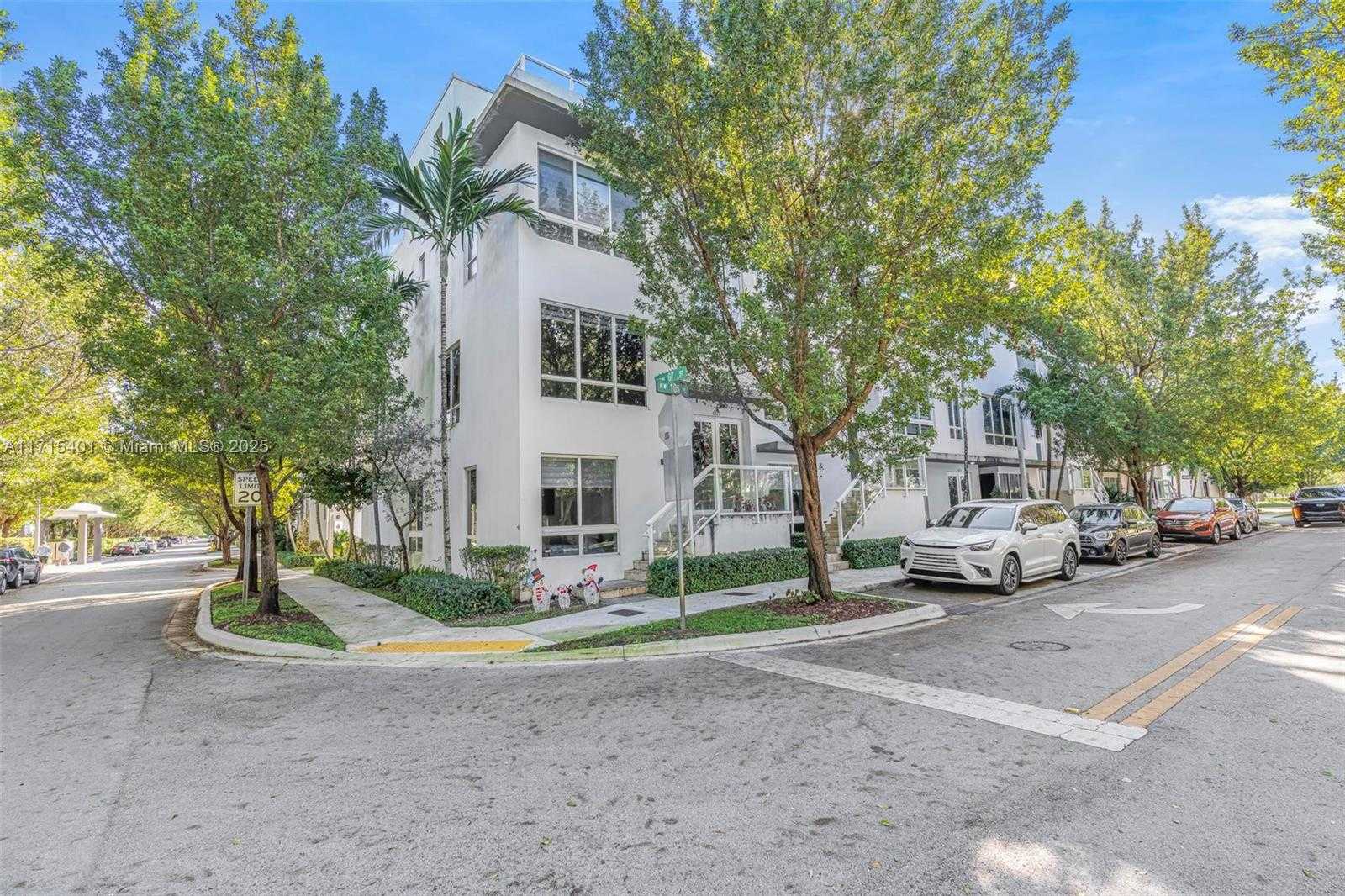 Small Image of 6671 NORTH WEST 105TH PL #6671, Doral Number 6