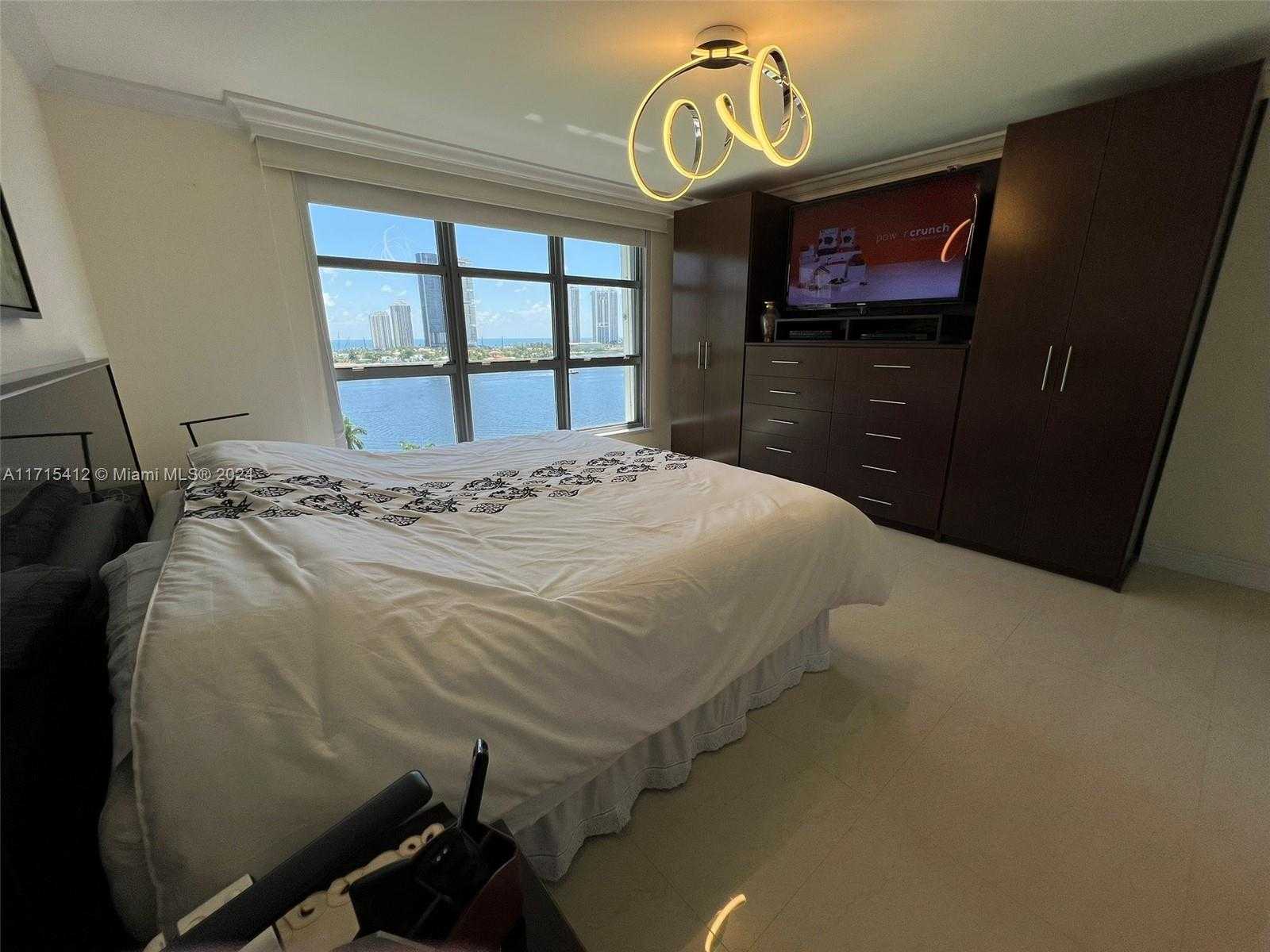 Small Image of 3530 Mystic Pointe Dr, Aventura, FL 33180, USA Number 11