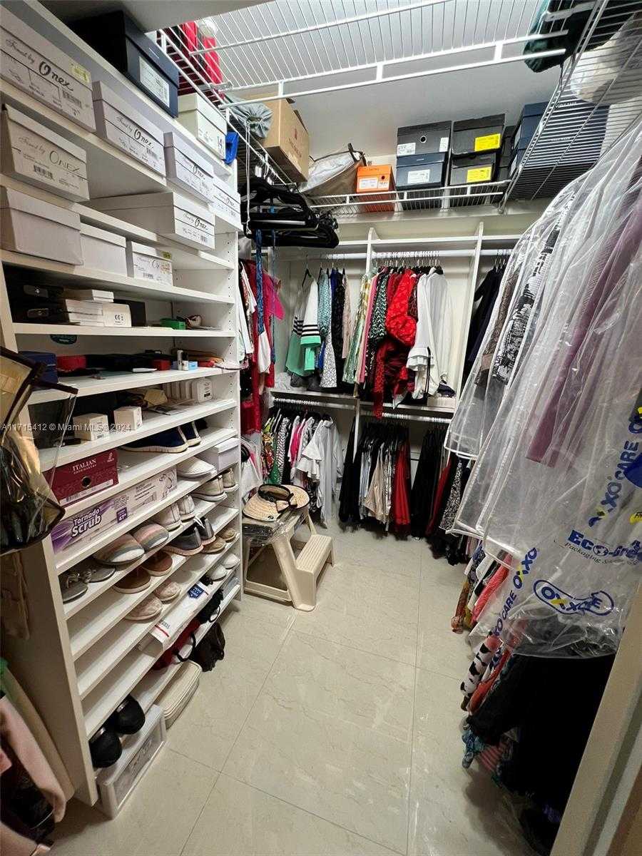 Small Image of 3530 Mystic Pointe Dr, Aventura, FL 33180, USA Number 18