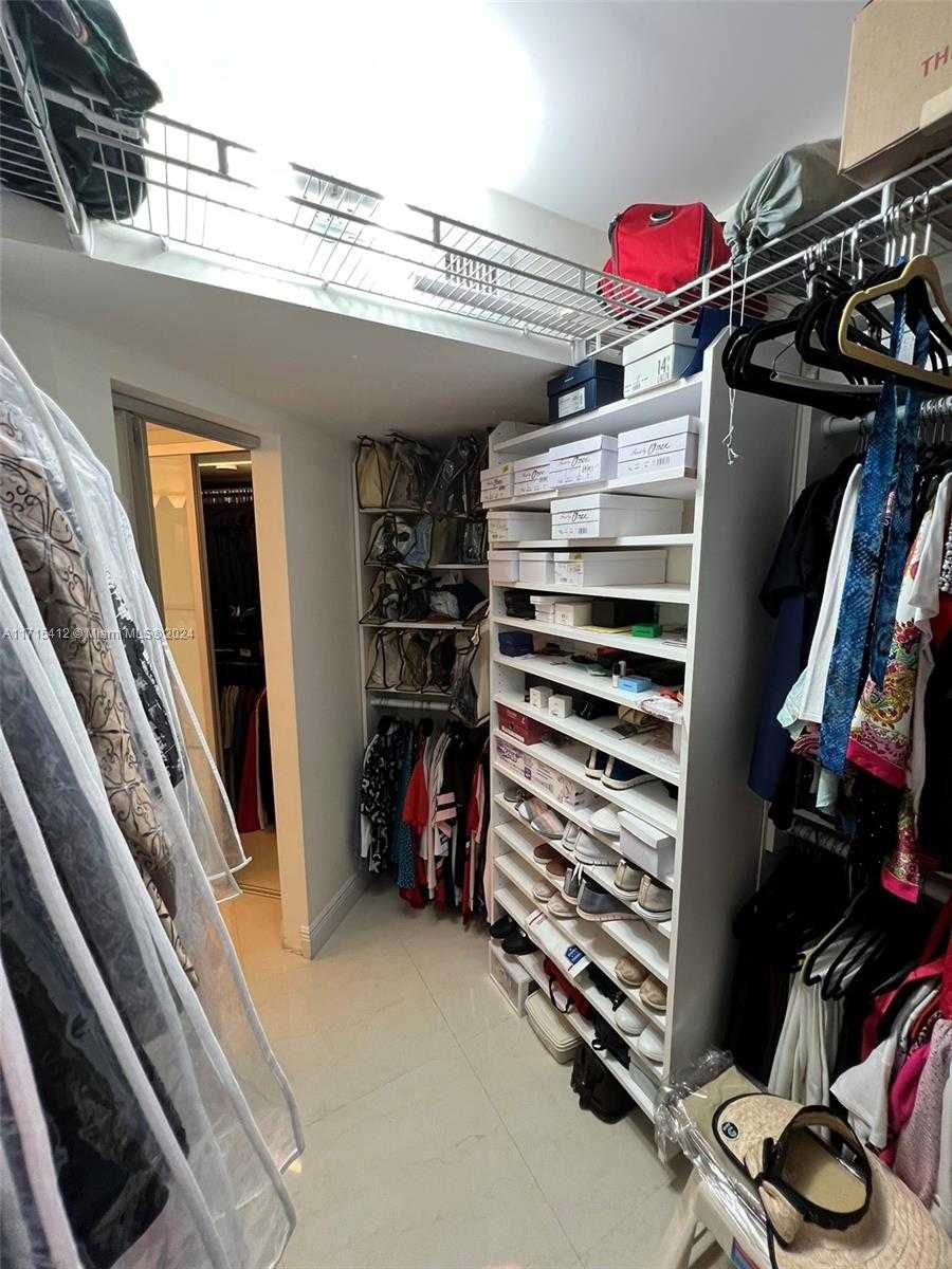 Small Image of 3530 Mystic Pointe Dr, Aventura, FL 33180, USA Number 19