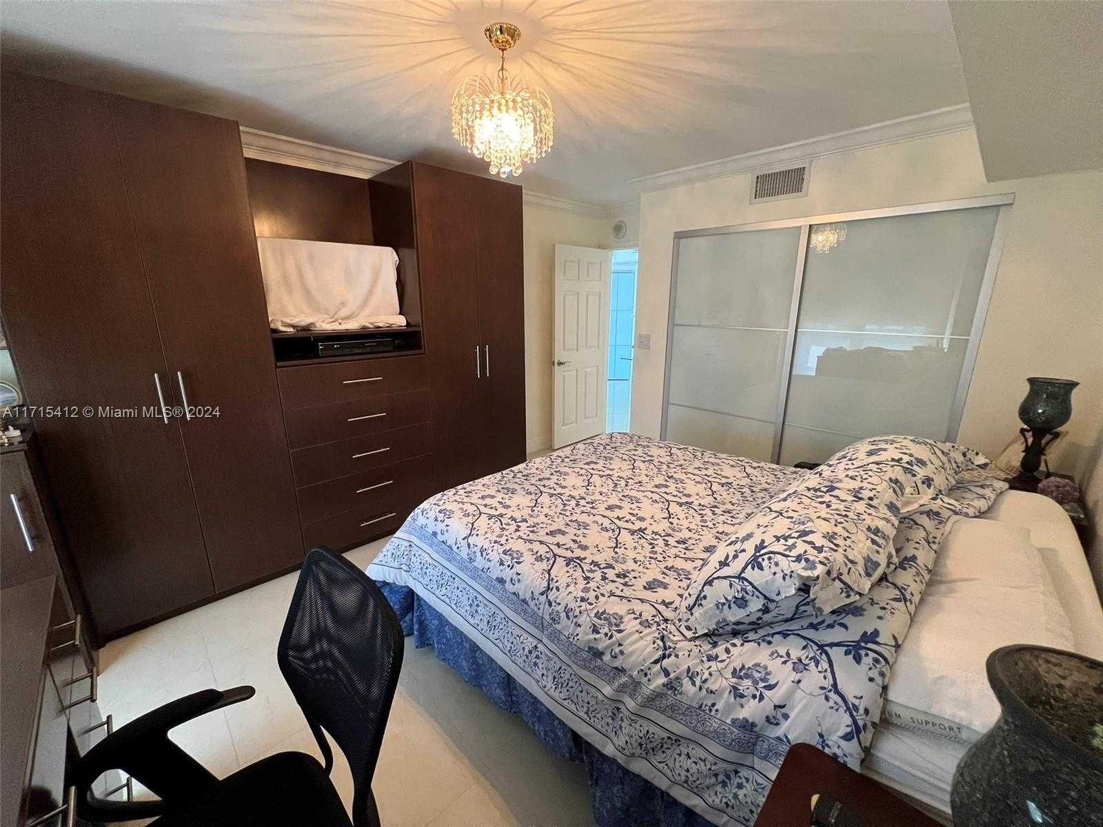 Small Image of 3530 Mystic Pointe Dr, Aventura, FL 33180, USA Number 22