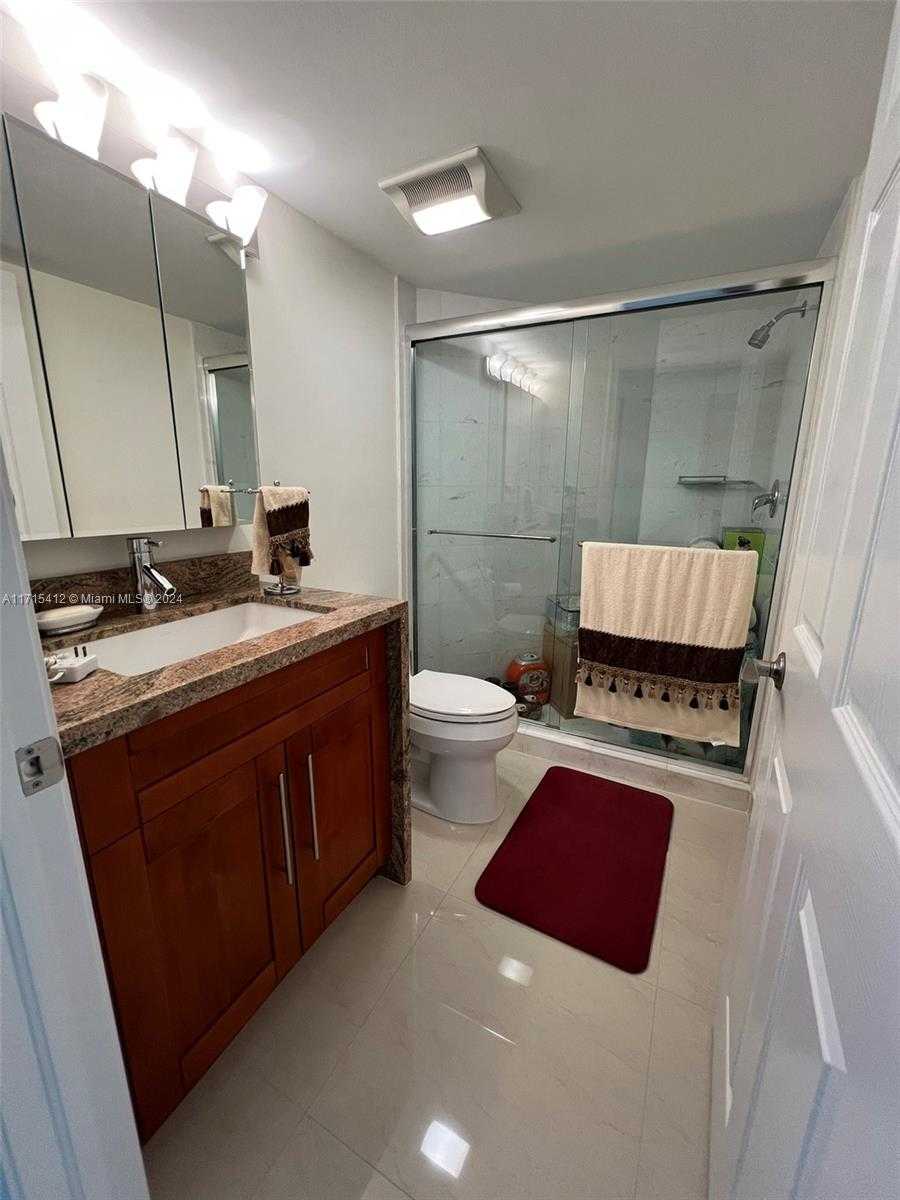 Small Image of 3530 Mystic Pointe Dr, Aventura, FL 33180, USA Number 25