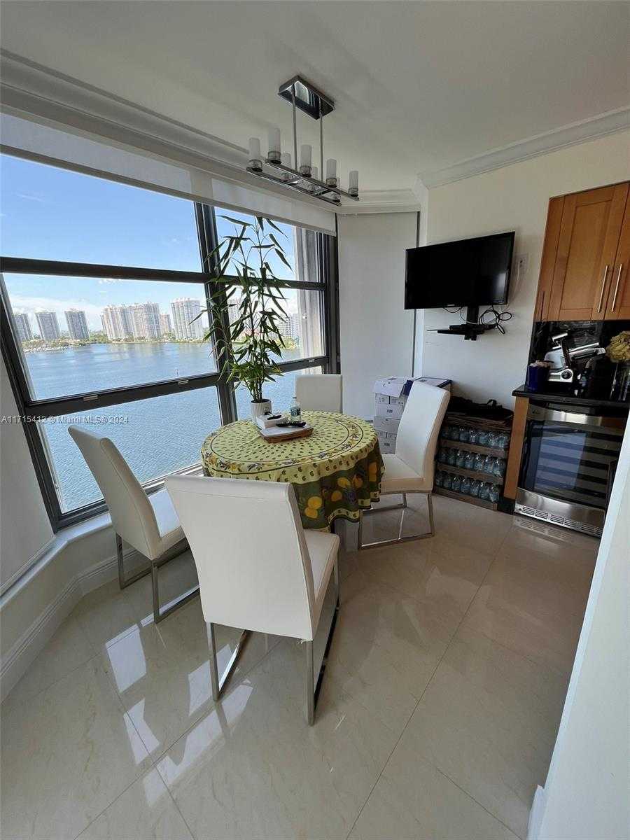 Small Image of 3530 Mystic Pointe Dr, Aventura, FL 33180, USA Number 4