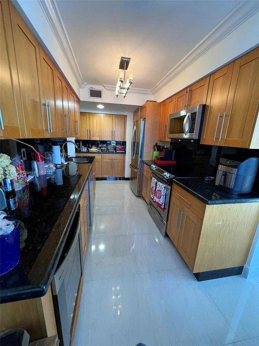 Small Image of 3530 Mystic Pointe Dr, Aventura, FL 33180, USA Number 6