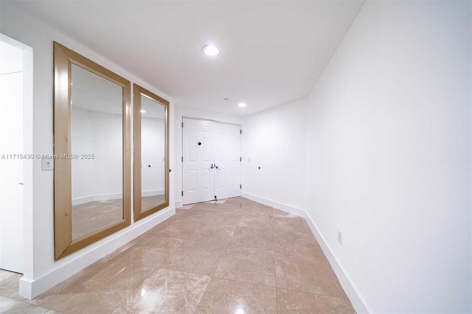 Small Image of 3330 NORTH EAST 190TH ST #LPH14, Aventura Number 2