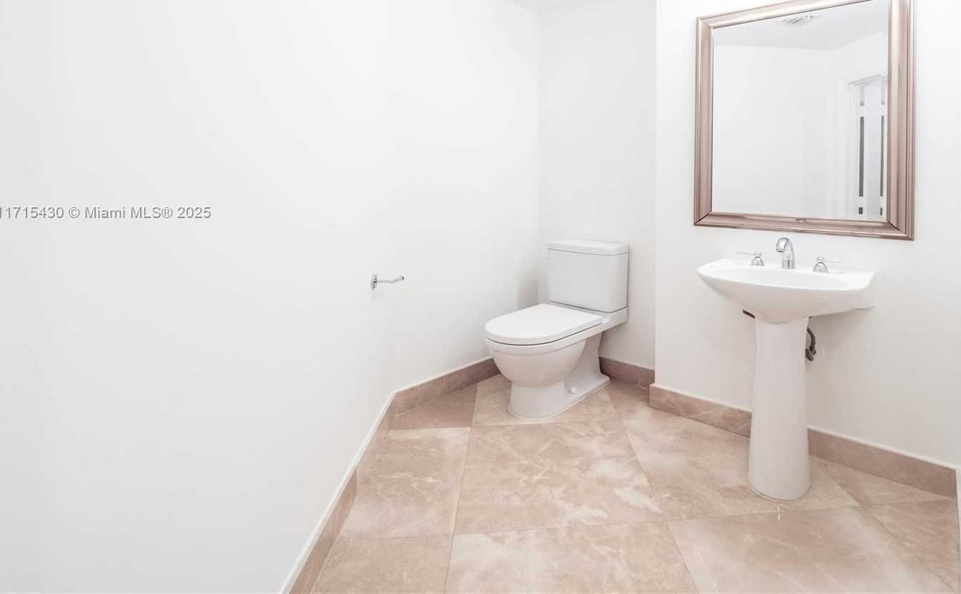 Small Image of 3330 NORTH EAST 190TH ST #LPH14, Aventura Number 4
