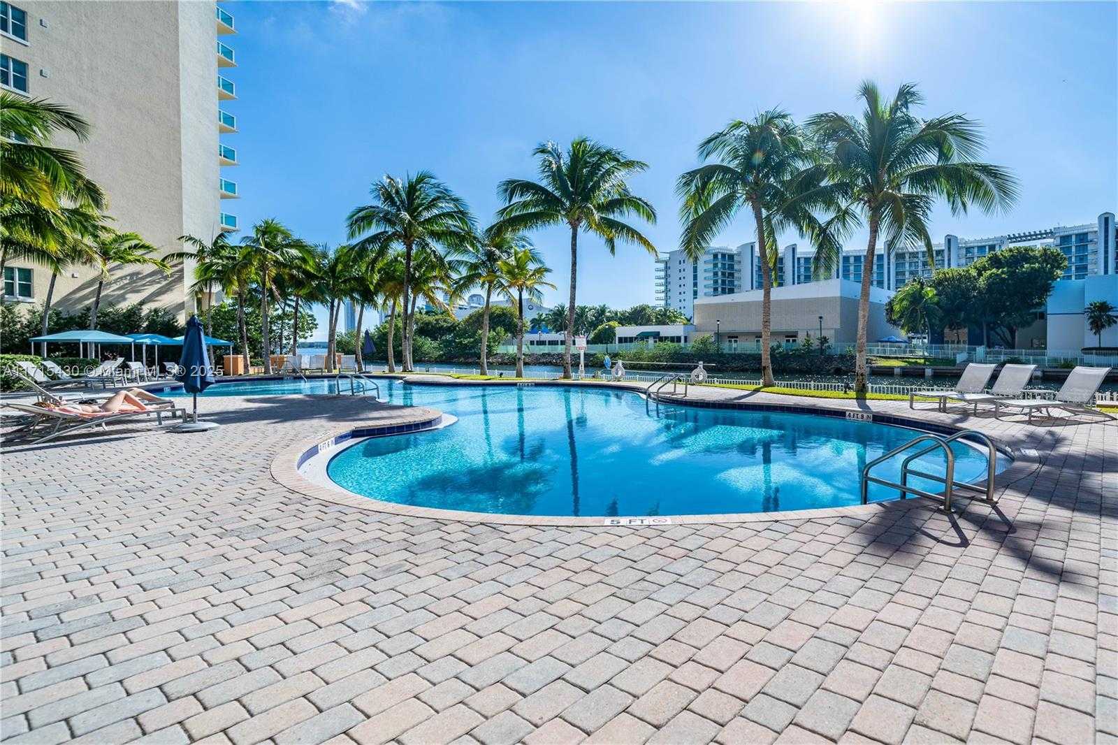 Small Image of 3330 NORTH EAST 190TH ST #LPH14, Aventura Number 44