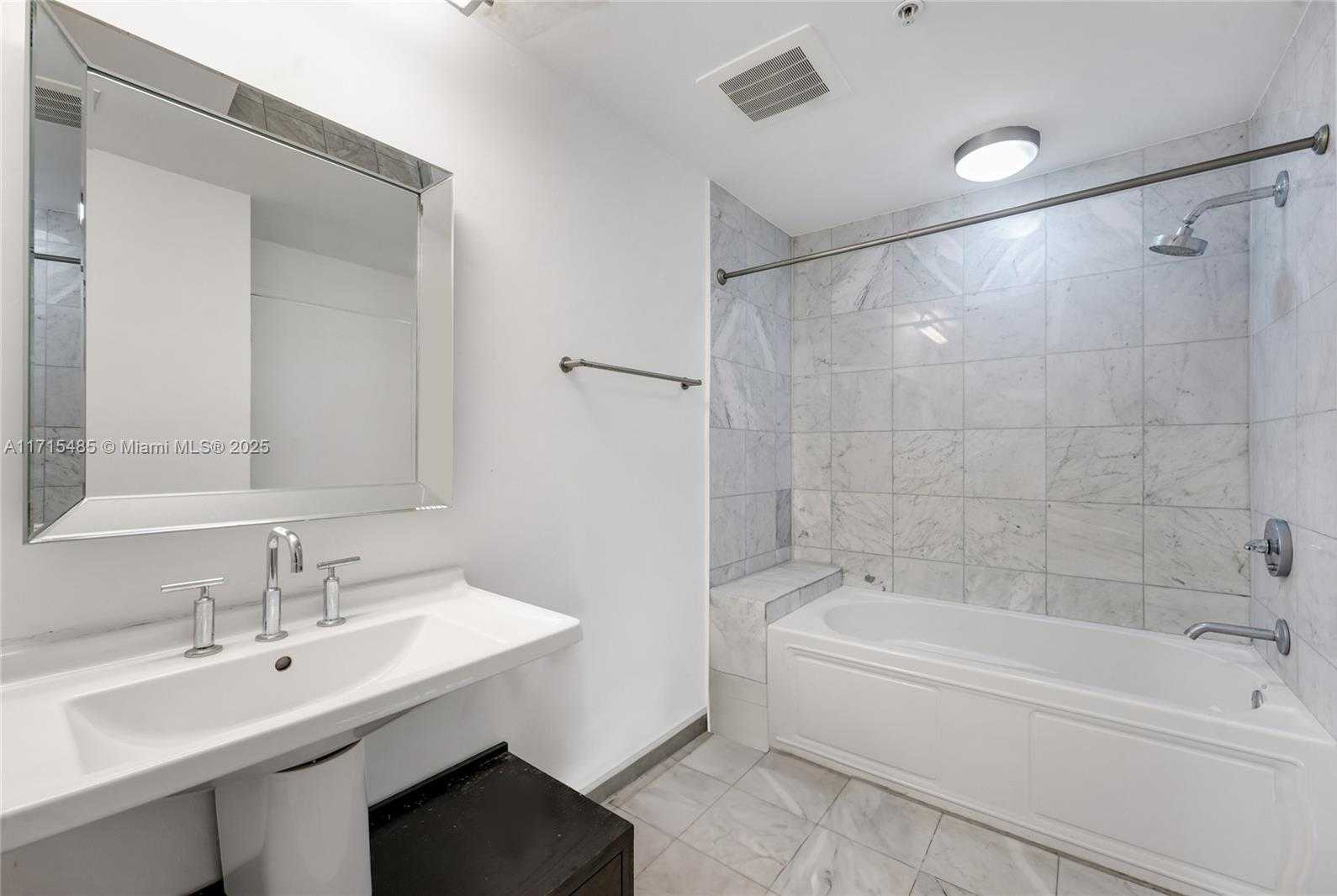Small Image of 6580 INDIAN CREEK DR #602, Miami Beach Number 15