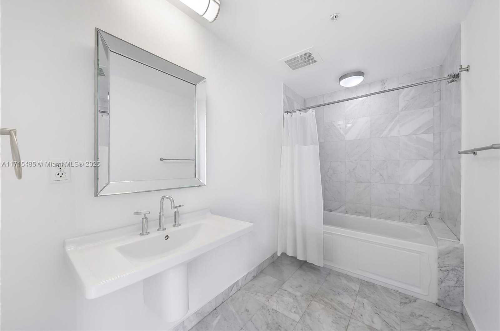Small Image of 6580 INDIAN CREEK DR #602, Miami Beach Number 22