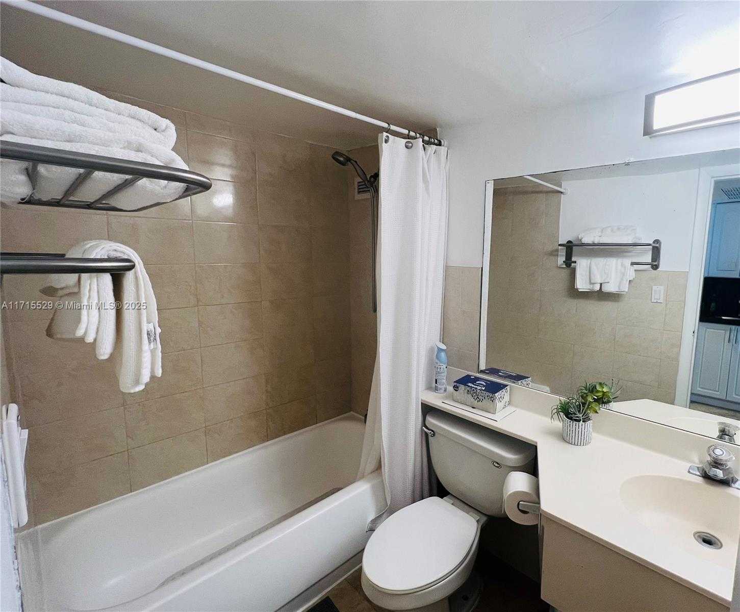 Small Image of 19201 COLLINS AVE #1017, Sunny Isles Beach Number 10