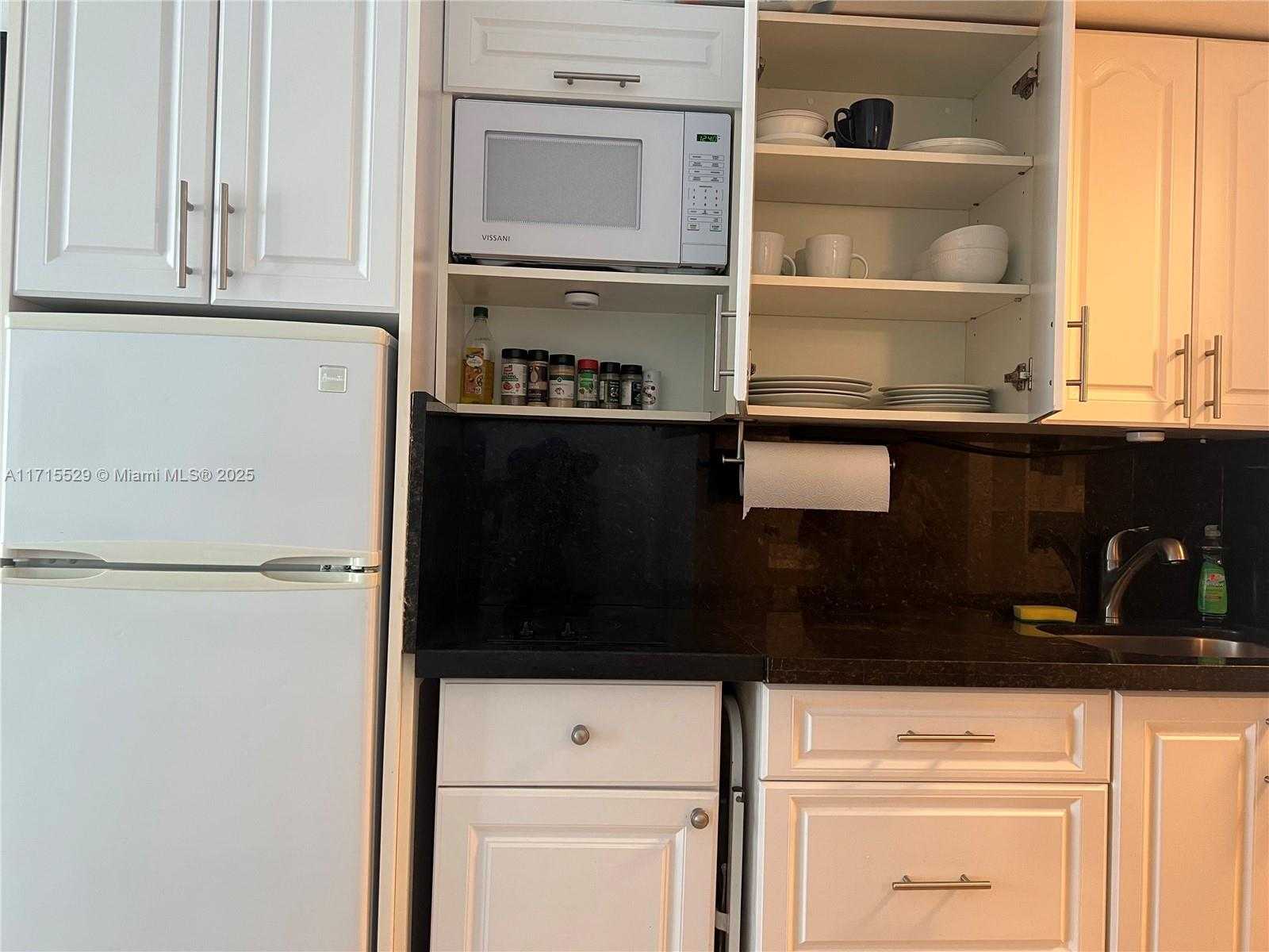 Small Image of 19201 COLLINS AVE #1017, Sunny Isles Beach Number 12