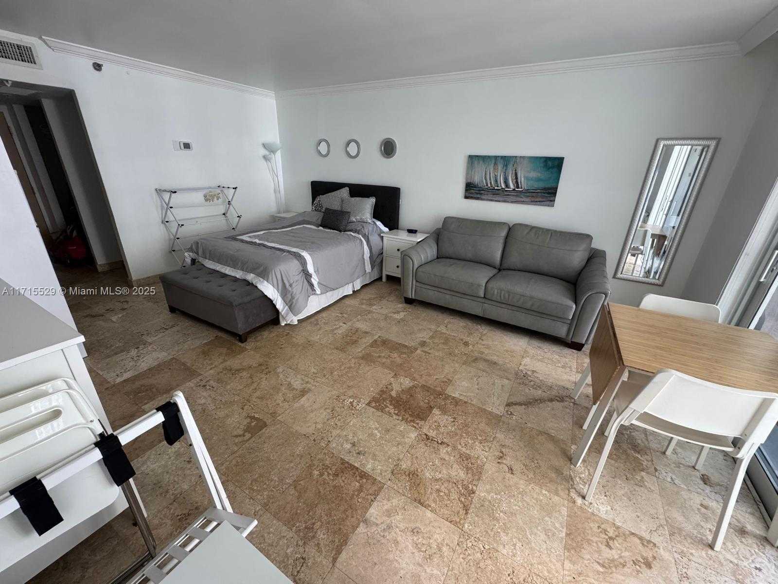 Small Image of 19201 COLLINS AVE #1017, Sunny Isles Beach Number 5
